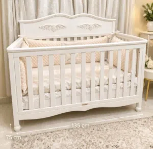 سرير أطفال ابيض ملائكي للجنسين