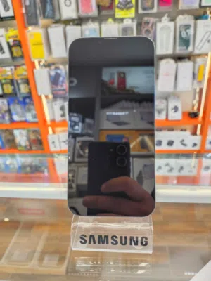 iPhone 13 pro max تخزين 256g لون ازرق بطارية 90% خالي من الخدوش بحالة الوكالة
