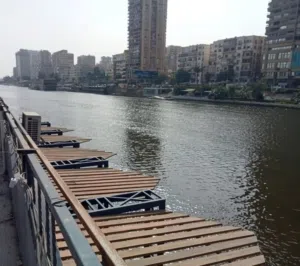 للسفر أرض طرح نهر 1200م بترخيص مطعم وكافية 5 نجوم ومرسى سياحى