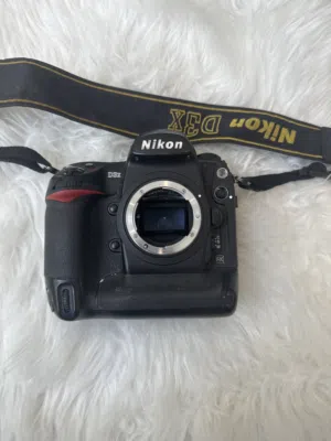 للبيع كاميرا نيكون احترافية Nikon D3X