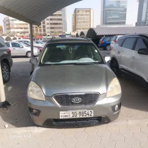 2012 Kia Carens Luxury Hatchback with Xenon Lights and Leather Interior