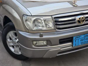 تويوتا صالون لاندكروزو 2007 مخزن شبه اصفار