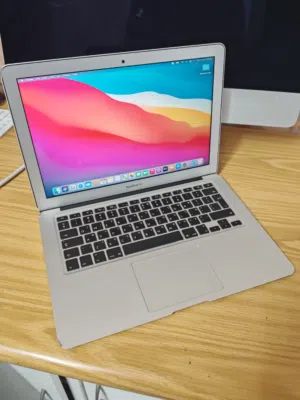 MacBook Air 2013 Core i7 RAM 8GB SSD 256GB بحالة ممتازة