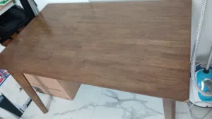 طاولة خشب بحالة  ممتازة