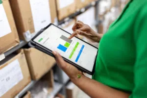 نظام برمجي متكامل لإدارة المبيعات والمخزون (POS System) مع تطبيق موبايل للمتابعة