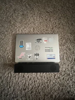 Hp laptop (مستعمل ) -zero scratches with the charger cable and a high quality speaker