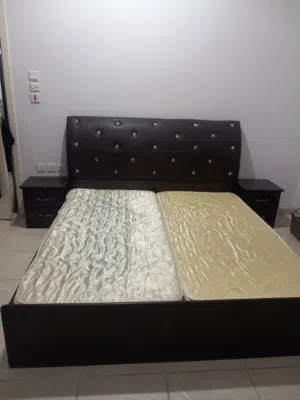 غرفه نوم خشبيه كامله بحاله ممتازه