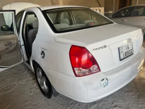 البيع بداعي التحديث سيارة هيونداي xd 2006 مستعملة بحالة ممتازة مع تأمين شامل وميزات حديثة