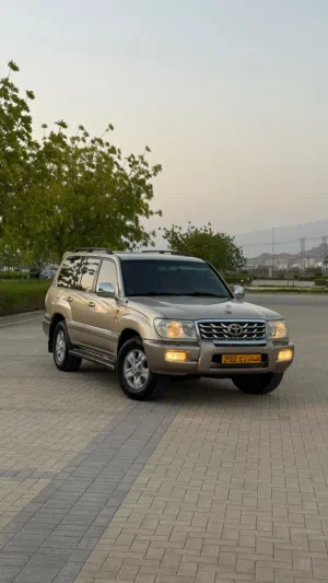 Used Toyota Land Cruiser in Al Dakhiliya