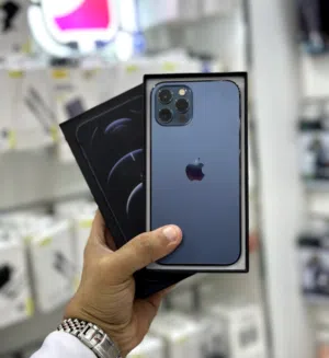 عرض خااص : iPhone 12 pro 256gb بالذاكرة العملاقة هاتف بحالة الوكالة بدون شموخ أو مشاكل مع الضمان