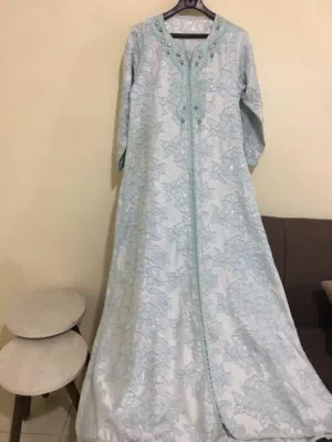 جلابية مغربية مناسبة للعيد لحفلات لا عزايم مرتبة وقماشة مرتبة كثير