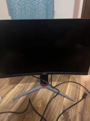 165hz 1ms 4k hd Aoc شاشه للبيع   مستعمله مكسورة