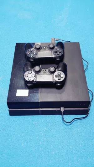 بلايستيشن 4 معدل فل العاااب للبيع بسعر مغرررري