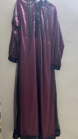 فستان هادئ وراقي