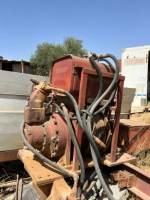 فرشيلو سنه الصنع 2000 كان ركب علي 6ف6 مش خادم في ليبيا تقريبا 60طن