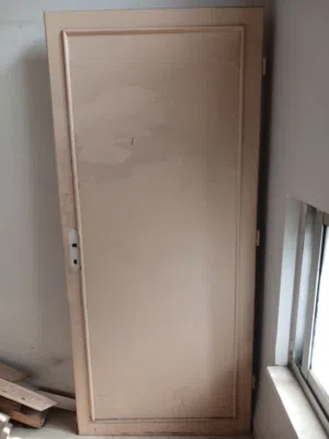 باب بدون حلق للبيع
