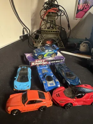 Mini cars only 2 are hotwheels