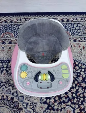 مشاية اطفال لحاله ممتازه ونوعيه جميلة جدا