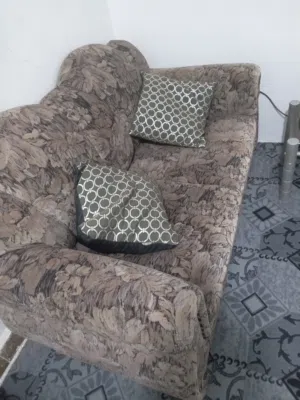 عندي كنب للبيع