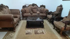 طقم كنب 7 مقاعد بحالة جيدة للبيع