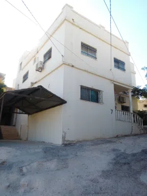 250 m2 More than 6 bedrooms Townhouse for Sale in Jerash Other