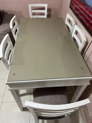 طاولة سفرة وطاولة مدخل مع مراي