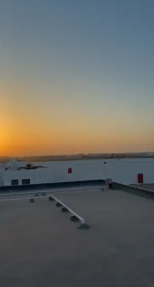 ارض صناعيه الصجعة الشارقة  مليون وزيادة قدم مربع