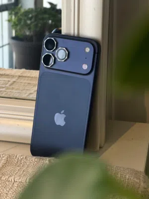 Iphone 17promax 512gb color Blue and have more extra cover