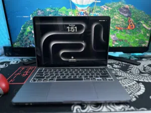 ماكبوك برو مستعمل بحالة ممتازة 13.3 2020 MacBook Pro
