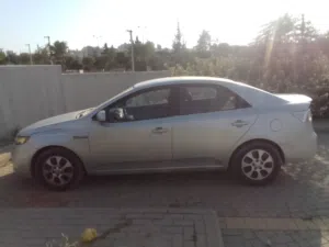 كيا فورتي للبيع 2010