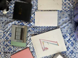 BTS ALBUMS WITH PHOTO CARDS GREAT CONDITION   البمولت بي تي اس بحالة ممتازة مع الصور