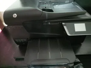 للبيع طابعه فقط تحتاج إلى كابل كهربائي