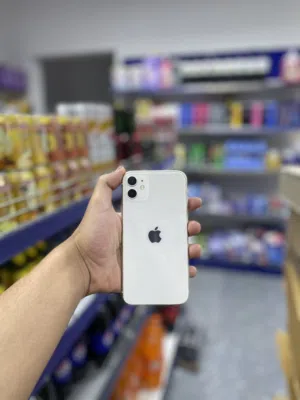 Apple iPhone 11 64 GB in Tripoli