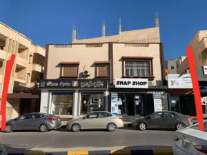 منزل مبني للبيع واجهتين سياحيه،عالطريق