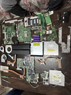 قطع لابتوبات مستعملة