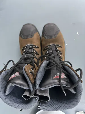 (حذاء سلامة من رد وينجز ) Red wings safety shoes "لم يلبس جديد بقراطيسه"