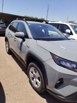 TOYOTA RAV4  XLE هايبرد