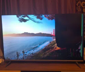 شاشة. tcl شاشة محصلة خبطة زي ما موضح في الصورة للبيع