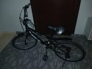 سيكل للبيع (بيعة مستعجلة)  سيكل نظيف جدًا وحالته ممتازة  وجاهز للاستخدام مافيه مشاكل