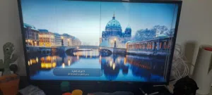 شاشه ال جى اسمارت بحاله جيده20ريال فيها خطوط كما موضحه على الشاشه تم تخفيض السعر لسرعة البيع