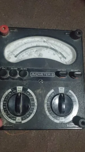 افموتير انجليزي 3kv وايضا قطاعه حديد ومعدن ومشبك كهربائي ودلر يدوي