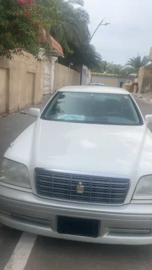 تيوتا كراون للبيع