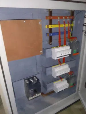 لوحه خدمات للعماره اسانسير واناره وفيها عداد بضاعه شنيدر