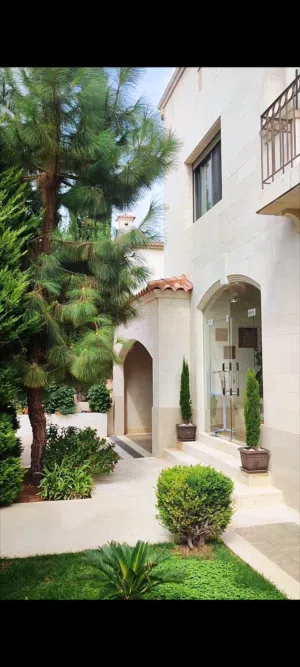 420 m2 4 Bedrooms Villa for Sale in Amman Naour