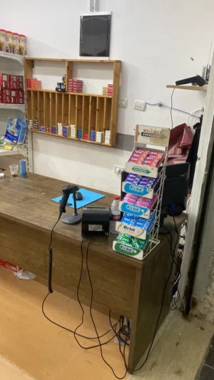 سوبرماركت للبيع جاهز وشغال وايجار المخزن سنوي 20 الف شيكل