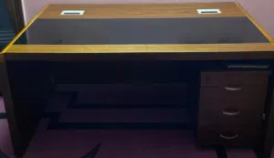 مكتب دراسي للبيع