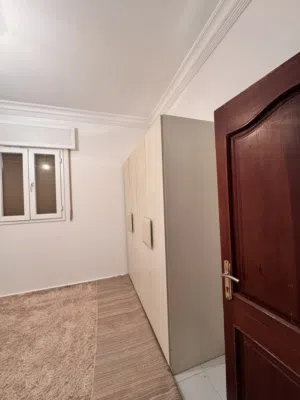 شقة للايجار الفرناج ارضية