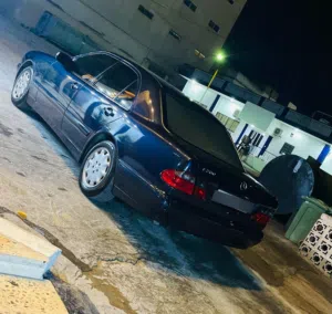 مرسيدس بنز E200