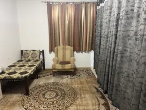 غرفة لشاب مفروشة راقية يسودها الهدوء لغير المدخنين