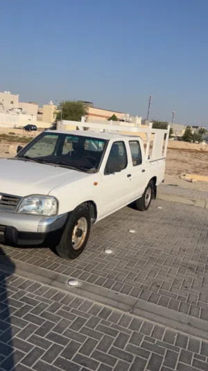 نيسان بيك اب للبيع